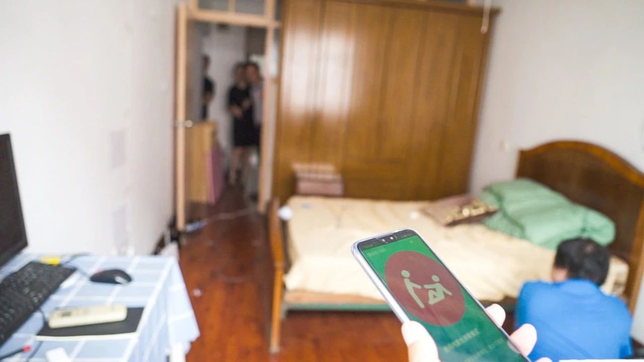 AI＋老旧小区：上海北新泾用无线生物探测保障独居老人安全